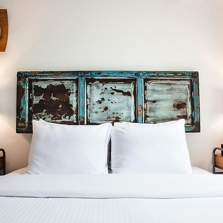 The English Bay Inn Langley Bagian luar foto