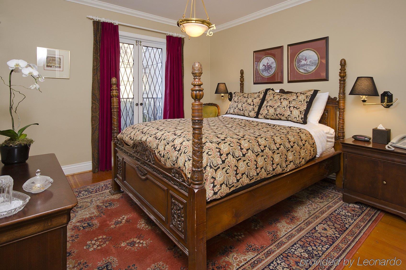 The English Bay Inn Langley Bagian luar foto
