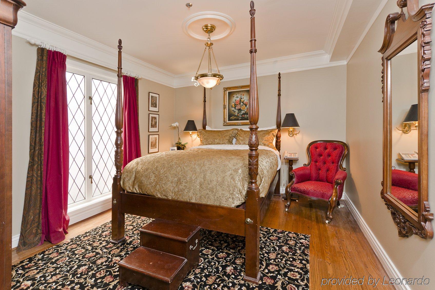 The English Bay Inn Langley Bagian luar foto
