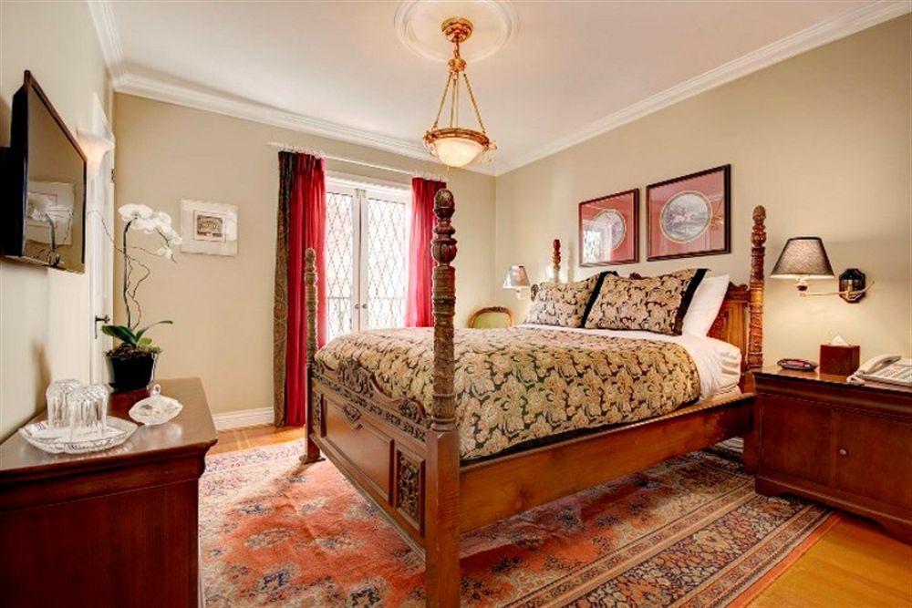 The English Bay Inn Langley Bagian luar foto