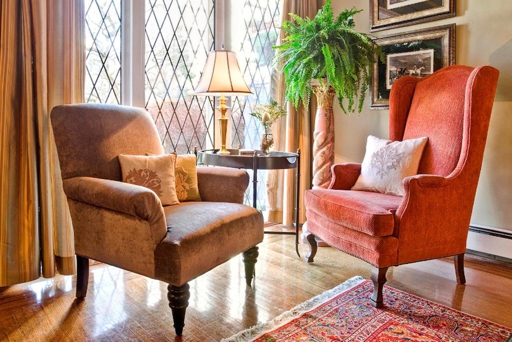 The English Bay Inn Langley Bagian luar foto