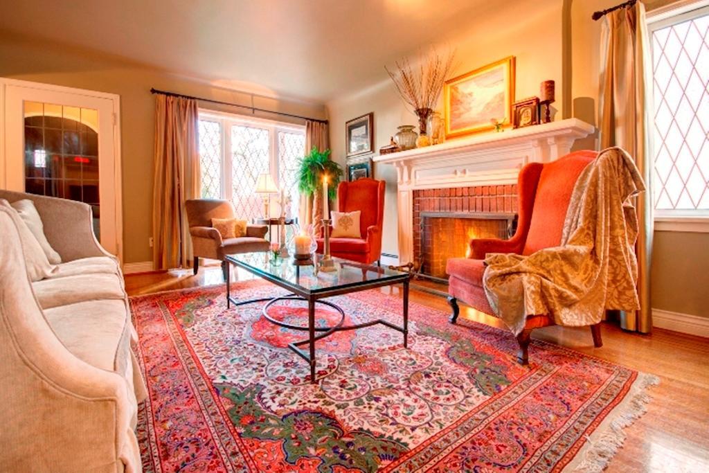 The English Bay Inn Langley Bagian luar foto