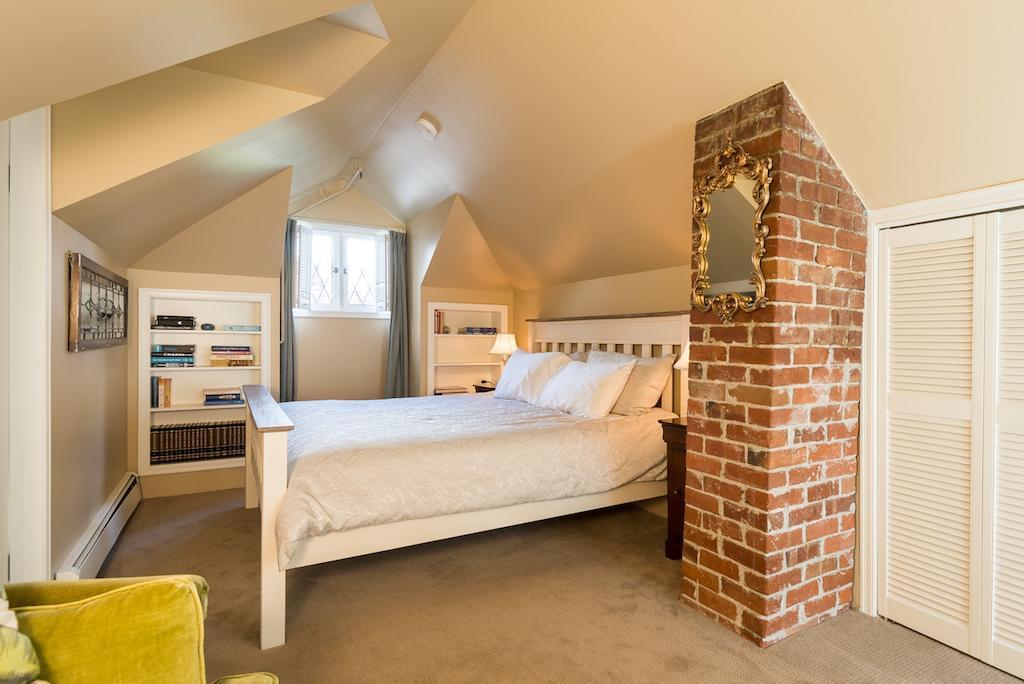 The English Bay Inn Langley Bagian luar foto