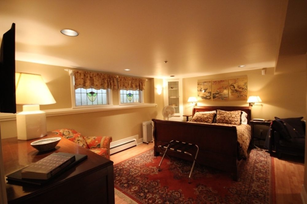 The English Bay Inn Langley Bagian luar foto